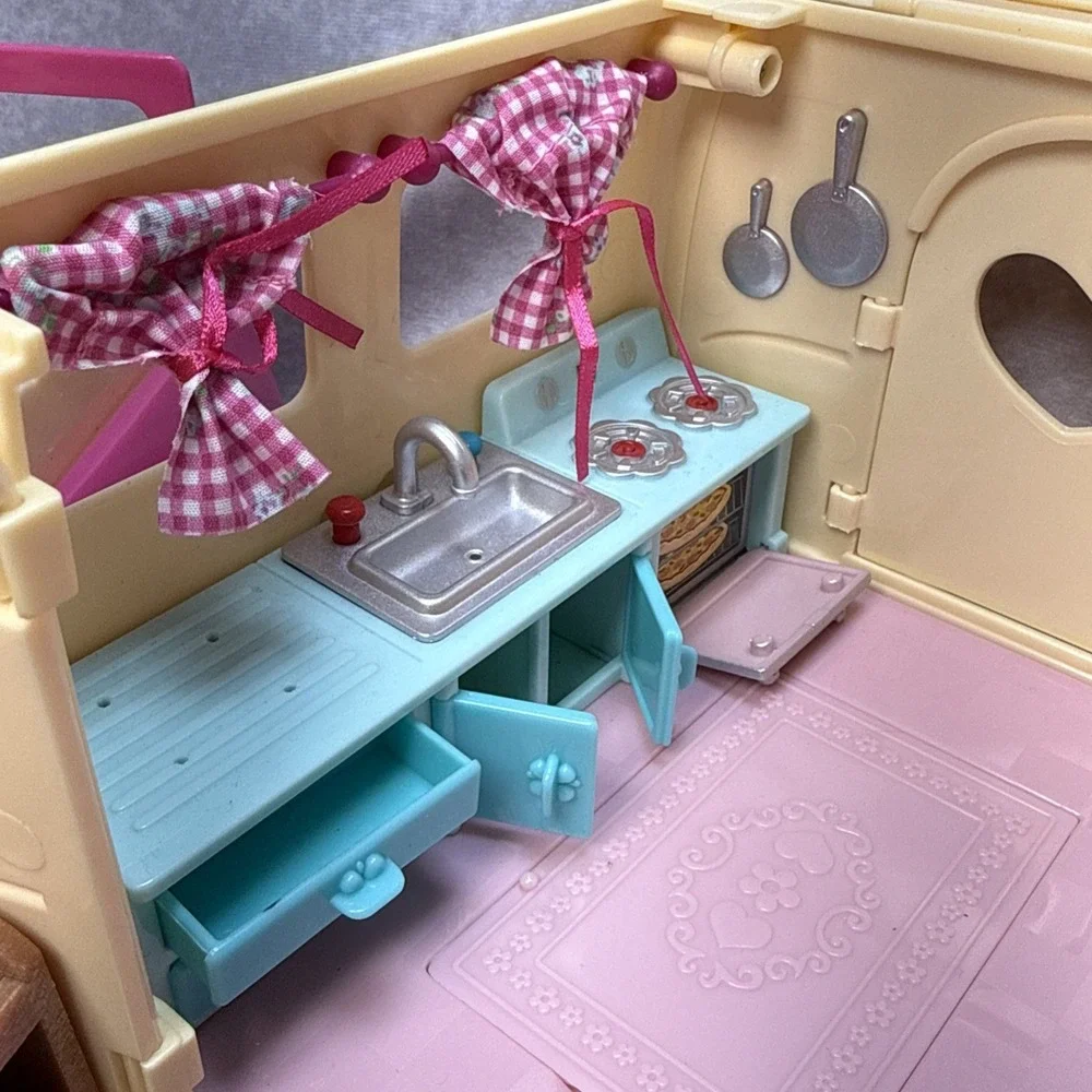 Lil Woodzeez Happy Camper Calico Critters Travel Trailer Jeep Car Pink Figures